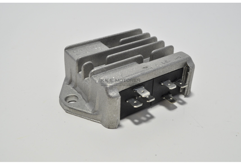 SPÆNDINGSREGULATOR/LADERELÆ DV 8-10L - 50% ved brug af kode
