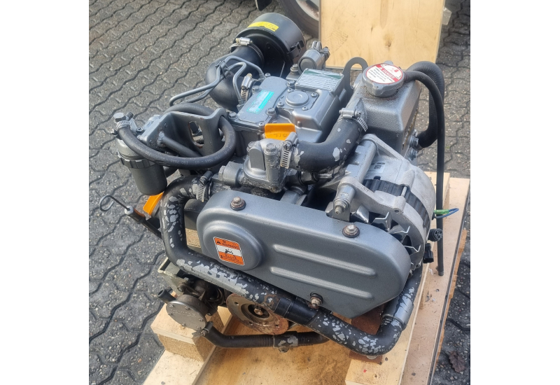 YANMAR 2YM15 - 14HK FERSKVANDSKØLET BRUGT